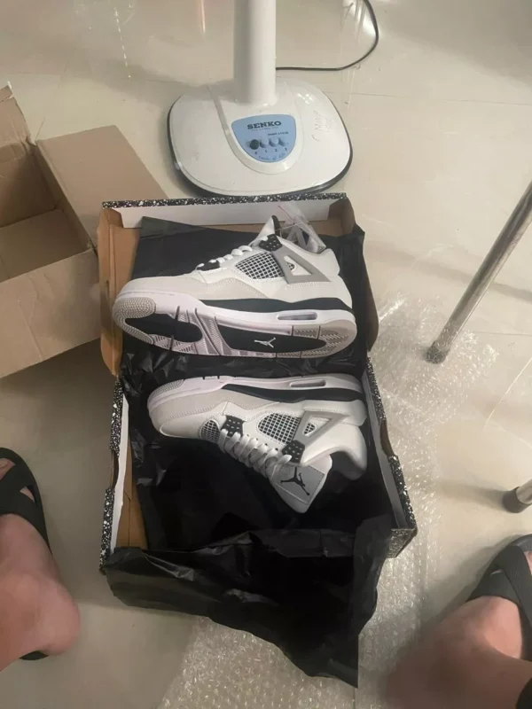 Image #1 from Bond Straun